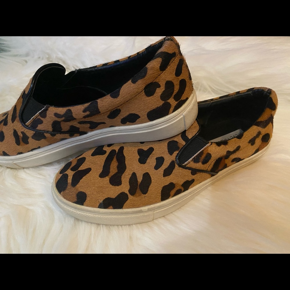 Steve Madden Womans Slip ons